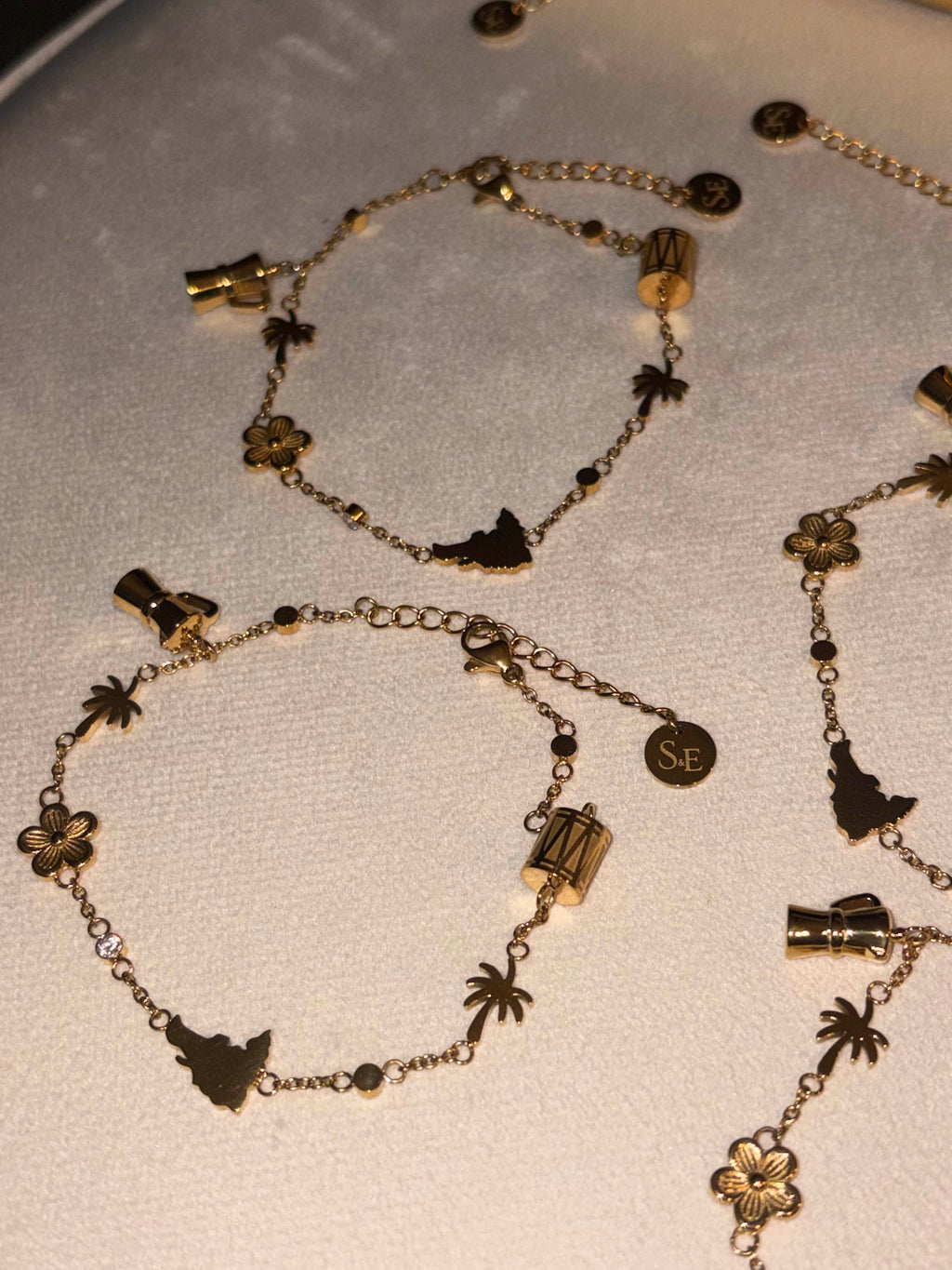 La Isla Charm Bracelet — DR 🇩🇴